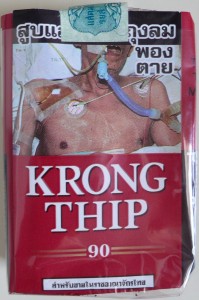 Een pakje Krong Thip met twintig sigaretten kost 45 baht (taxfree 30 baht). De sigaret bevat minder tabak dan Nederlandse sigaretten en brandt daardoor sneller op.