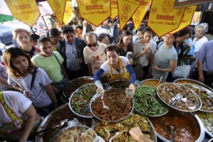 Kraam met vegetarisch voedsel op de Klong Toey markt