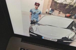 Vorayudh 2 juli 2015 met Porsche