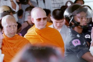 Phra Dhammachayo 1999 vervolging wegens verduistering