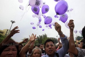 Ballonnen met een oproep voor een eerlijk referendum