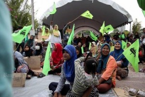 Protest tegen hoorzitting Pak Bara diepzeehaven 2